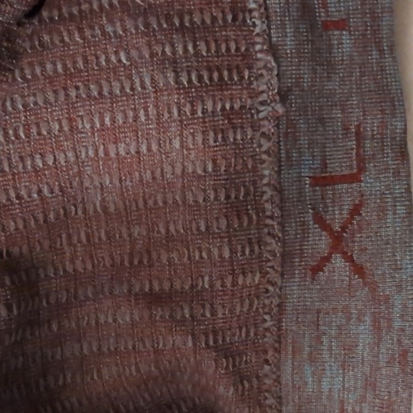 Lululemon metal vent tech short sleeve size xl - Picture 4 of 4